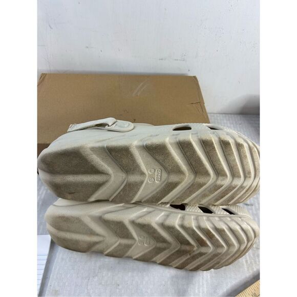 Crocs Mens size 13 Stucco Duet Max street Iconic Comfort Clogs Sandals Cream San main image 5